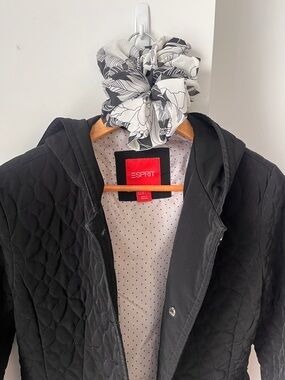 Hooded Lined Rain Jacket Size M - Transition Jacket ✨W/free Scrunchie